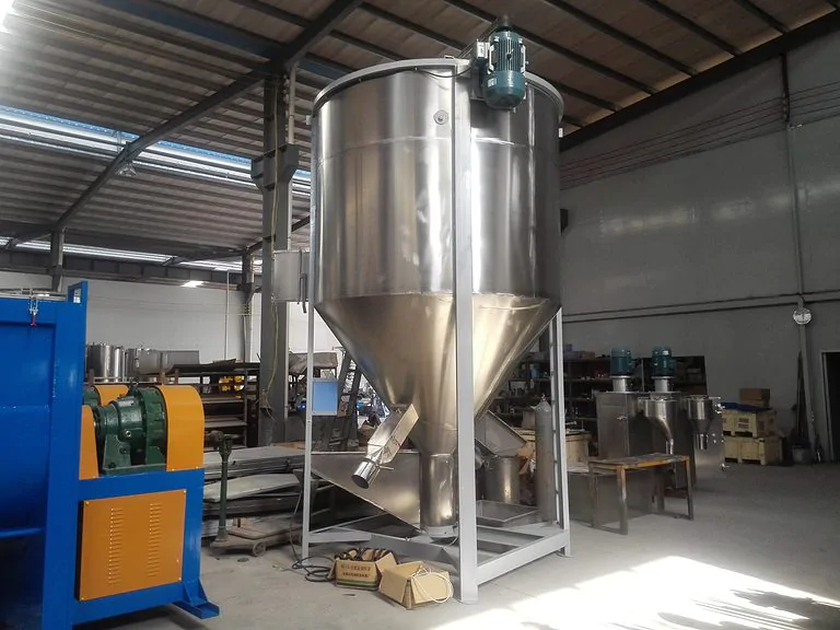 vertical silo mixer