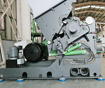 Plastic crusher machine hydraulic opening cap