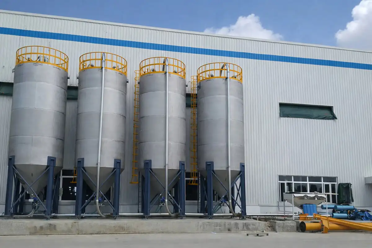 Outdoor / Indoor Storage Silos for plastic